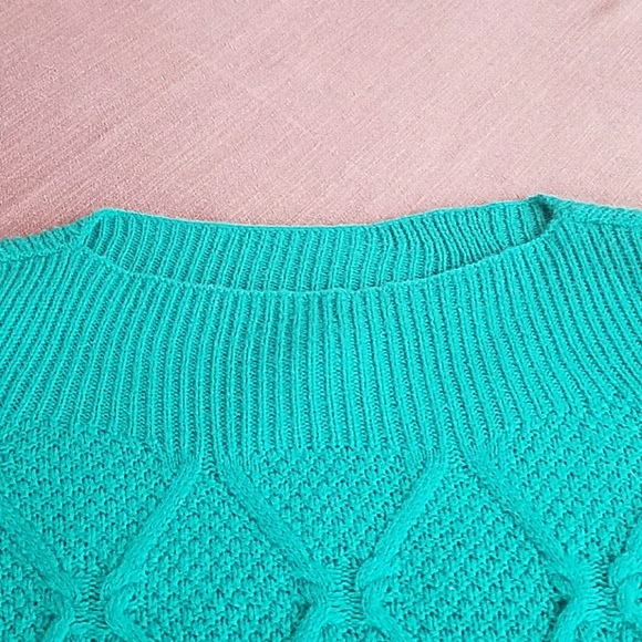Medium Weight Sweater - Picture 3 of 4